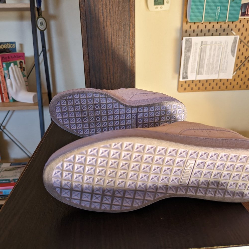 PUMA LAVENDER SUEDE INTERNATIONAL WOMENS DAY - Picture 6 of 6